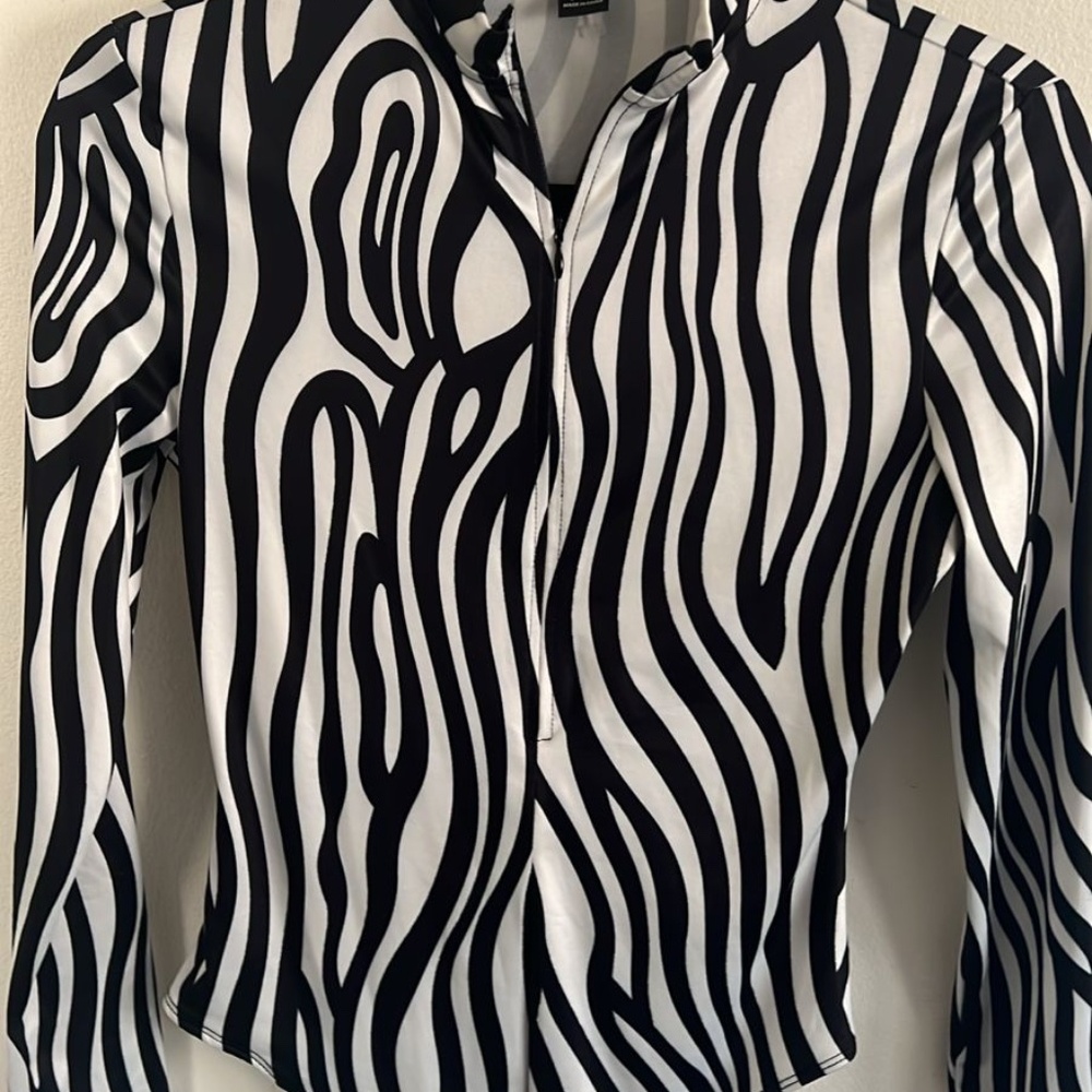 Body suit zebra